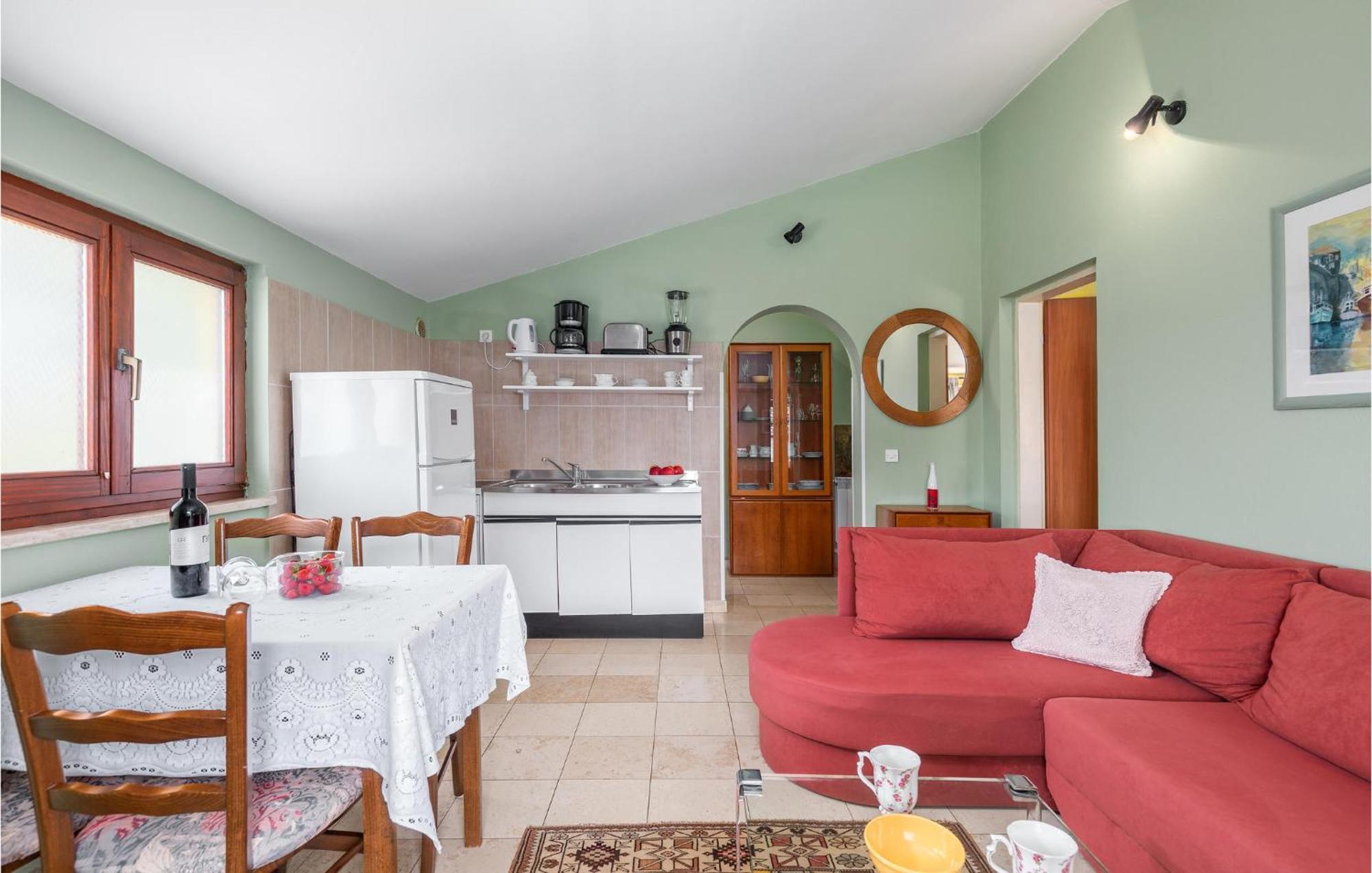 1 Bedroom Amazing In Apartment *